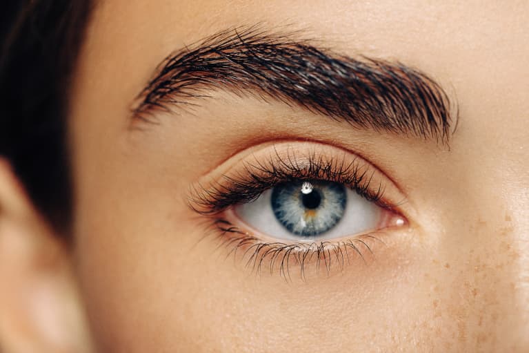 Wachsen Wimpern nach? Vielleicht. Hier sind 4 Tipps für das Nachwachsen